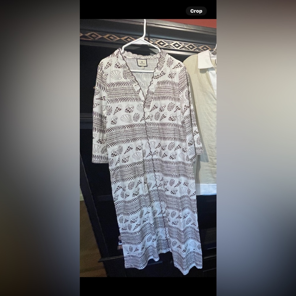 Tuckernuck’s Brown and white maxi with seashells, Size Medium, NWOT